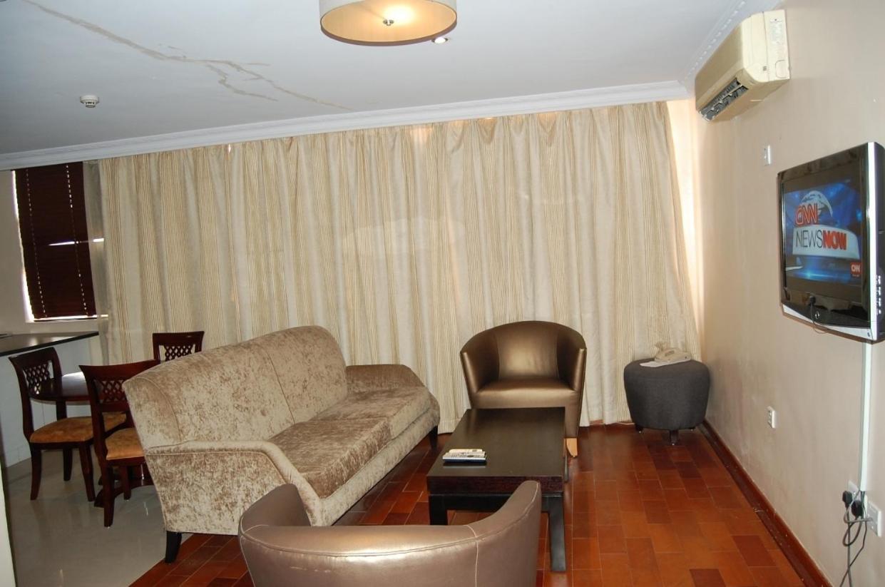 Owu Crown Hotel Ibadan Room photo