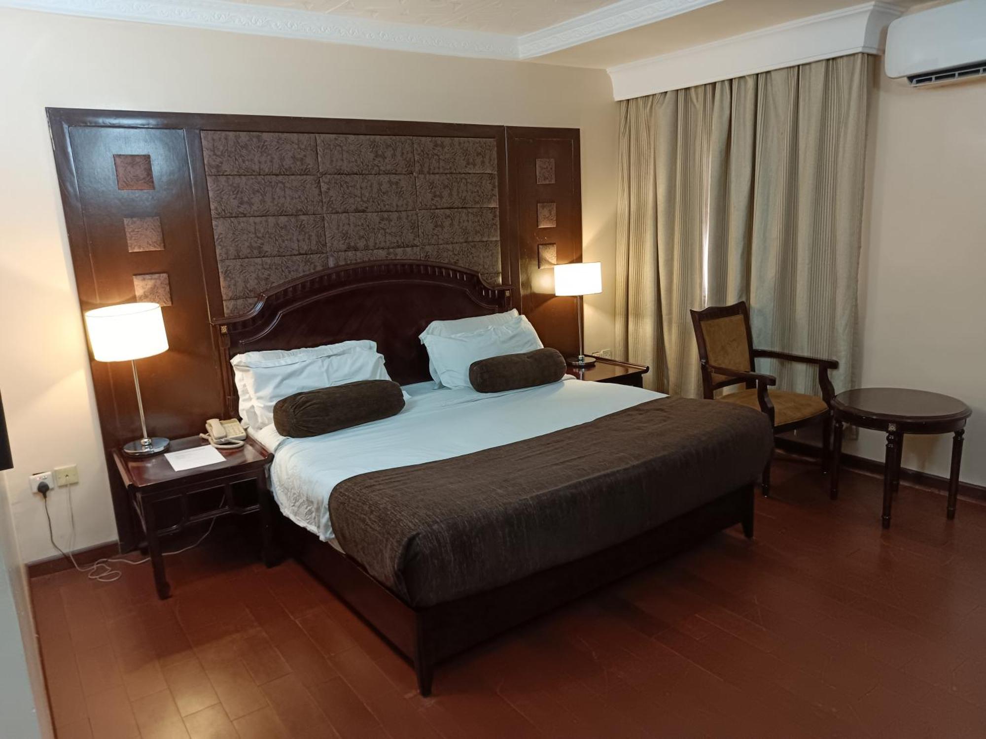 Owu Crown Hotel Ibadan Exterior photo